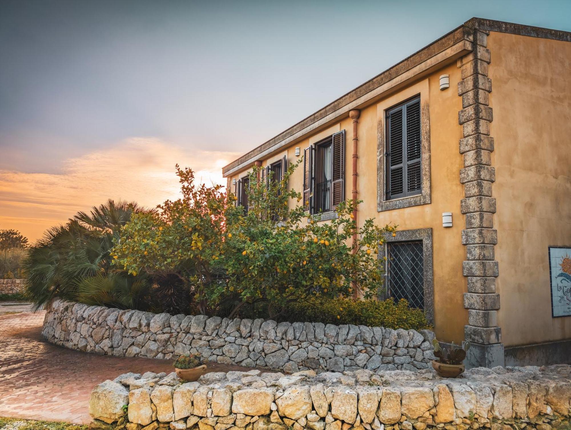 Hotel La Corte Del Sole Lido di Noto Esterno foto