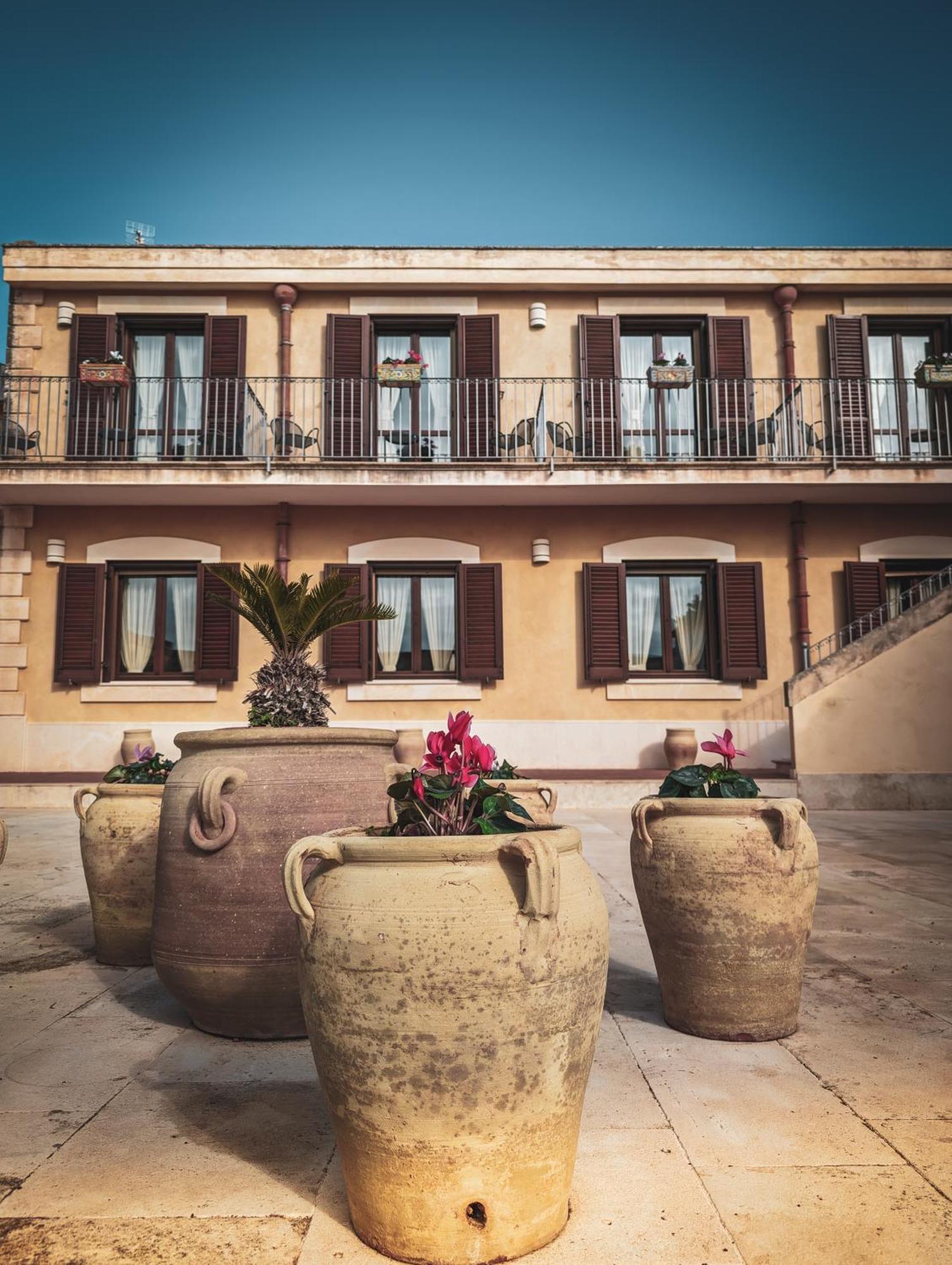 Hotel La Corte Del Sole Lido di Noto Esterno foto