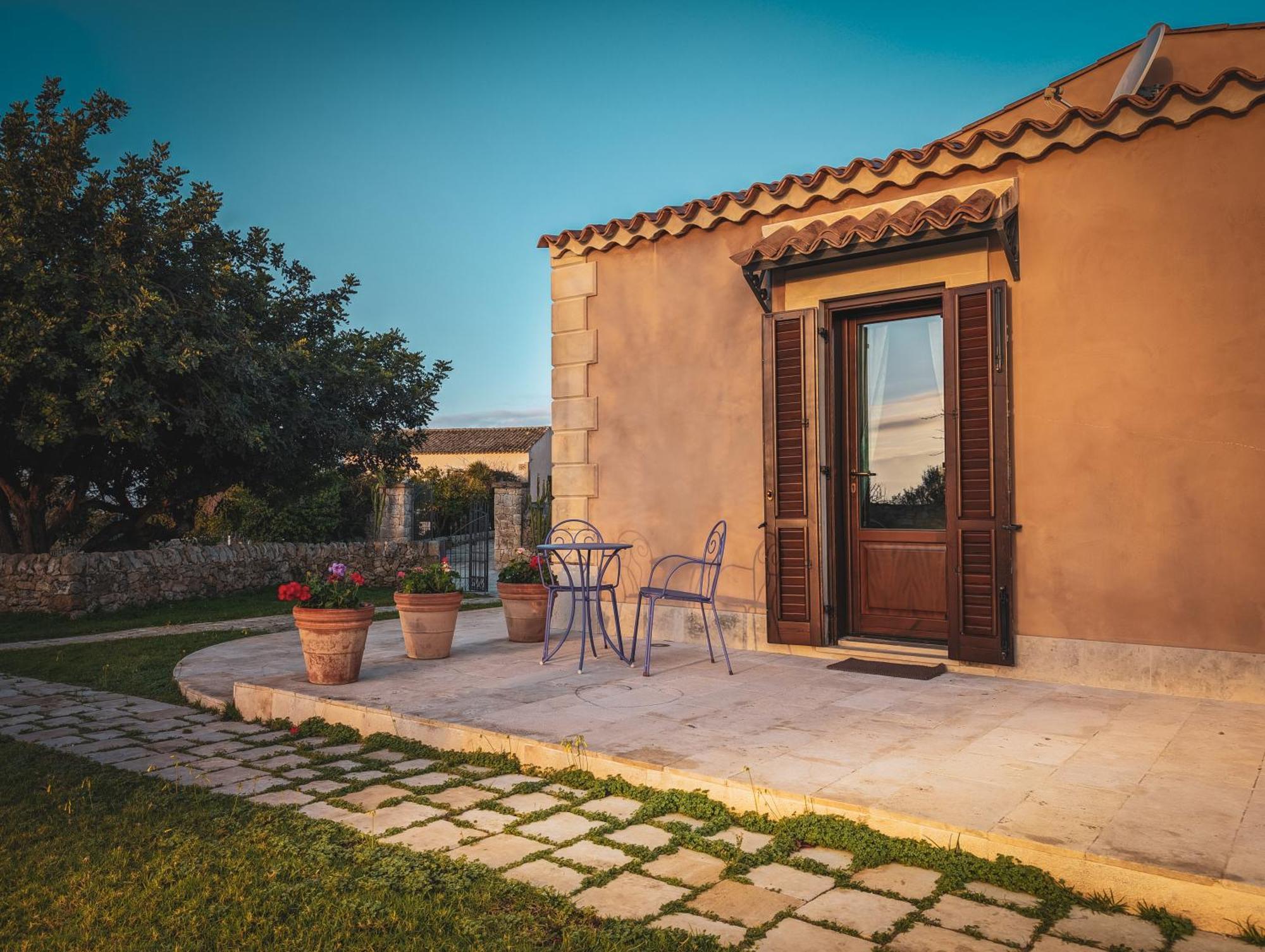 Hotel La Corte Del Sole Lido di Noto Esterno foto