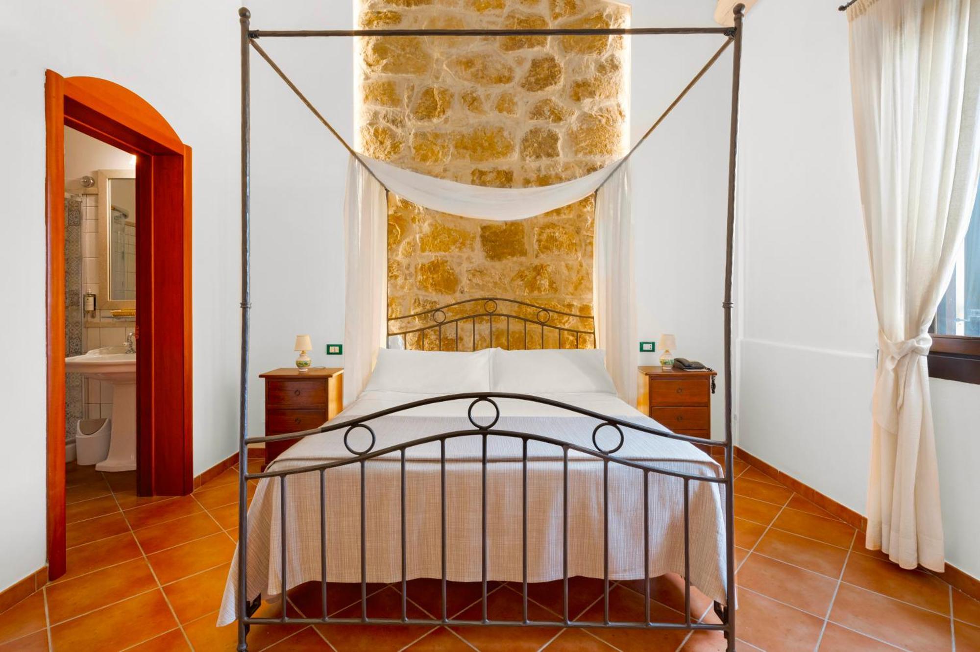 Hotel La Corte Del Sole Lido di Noto Esterno foto